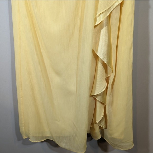 David's Bridal Pastel Yellow Long Strapless Dress with Front Ruffle Women Size 6 - Picture 4 of 7